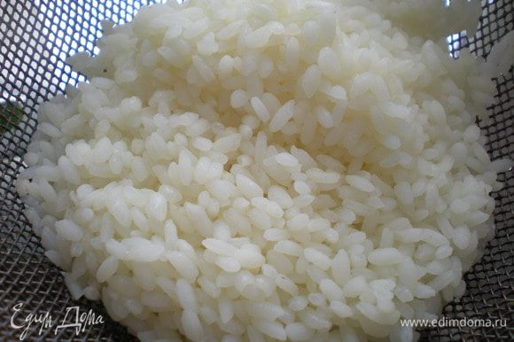 Отвариваем рис, как обычно.