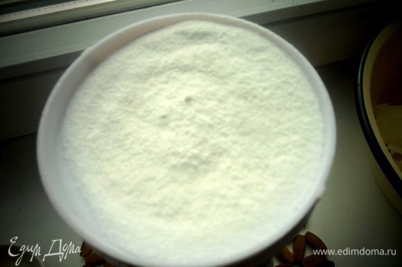 И за 5 секунд превращаем сахар+ванильный сахар в пудру!