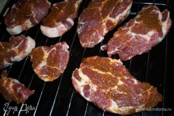 Вариант 1. Мясо на гриле в духовке - классический рецепт