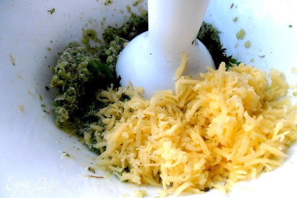 Количество соли зависит от солёности сыра.