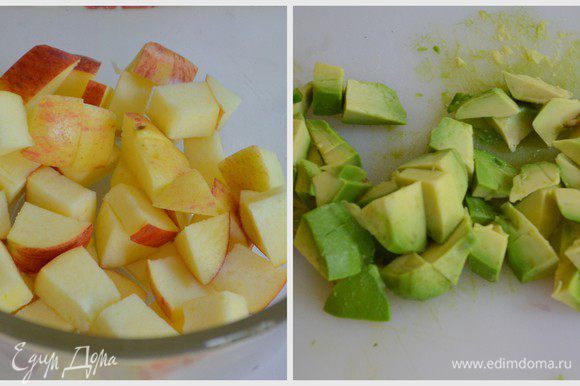 Авокадо и яблоко порезать кубиками.