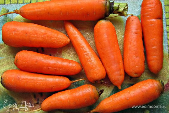 Помыть и подготовить морковь.