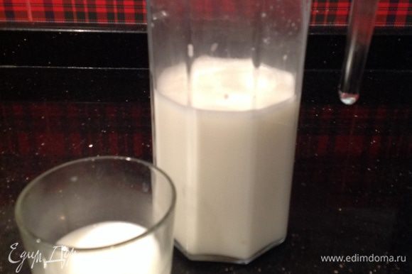 Сначала сделаем молоко по рецепту Иваныча http://www.edimdoma.ru/retsepty/62579-mindalnoe-moloko-i-slivki-doim-mindal...