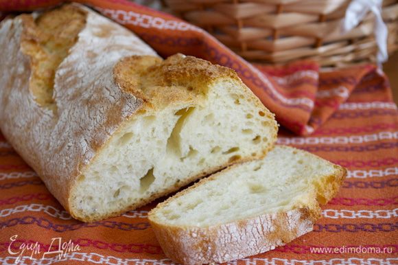Хлеб можно взять практически любой. Багет... У меня в данном случае Хлеб на молочной сыворотке от Ярославы http://www.edimdoma.ru/retsepty/56894-hleb-na-molochnoy-syvorotke