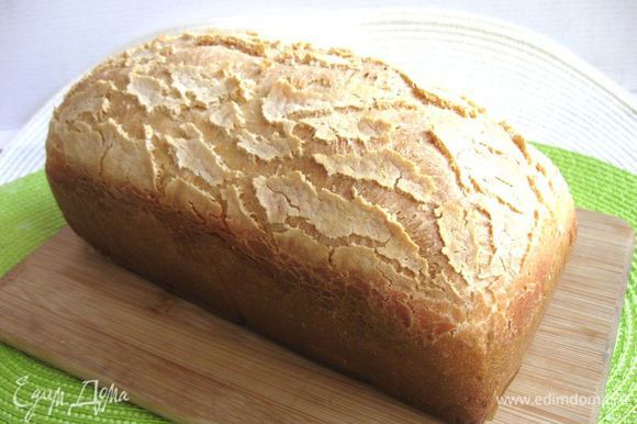 А это буханочка из теста с сухими дрожжами. Главное фото дано с этим хлебом. Пусть вам будет вкусно!