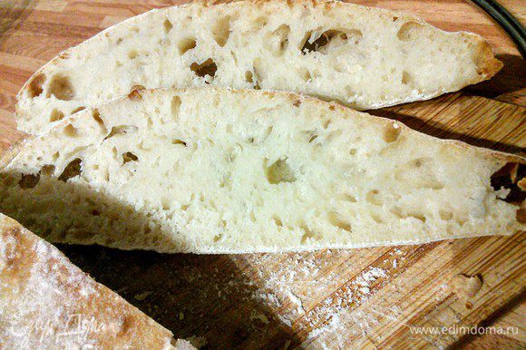 Нарезать тонкими ломтиками и подавать с кусочками свежего хлеба вот к примеру http://www.edimdoma.ru/retsepty/79594-belyy-hleb-chiabatta