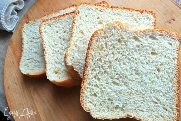 Нужен хлеб для тостера, желательно, правильный, слегка влажноватый.