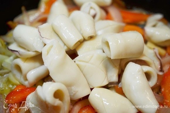 Рецепт приготовления вкусной азы из кальмаров: шаг за шагом