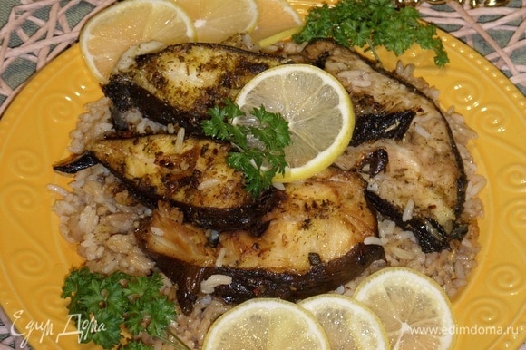 Рыба томленая с рисом в духовке, пошаговый рецепт на ккал, фото, ингредиенты - Еленушка