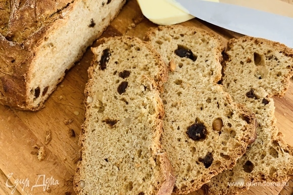 Ломтик хлеба, слегка подогретый в тостере, со сливочным маслом — и доброе утро вам обеспечено! Приятного аппетита!