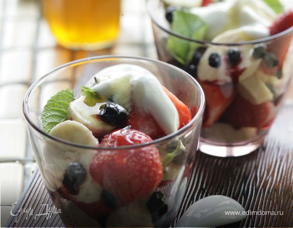 Фруктовый салат с йогуртом для детей — рецепт с фото пошагово
