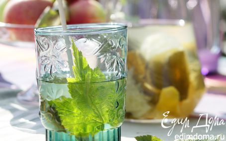 Рецепт Лимонад с листьями смородины и мяты