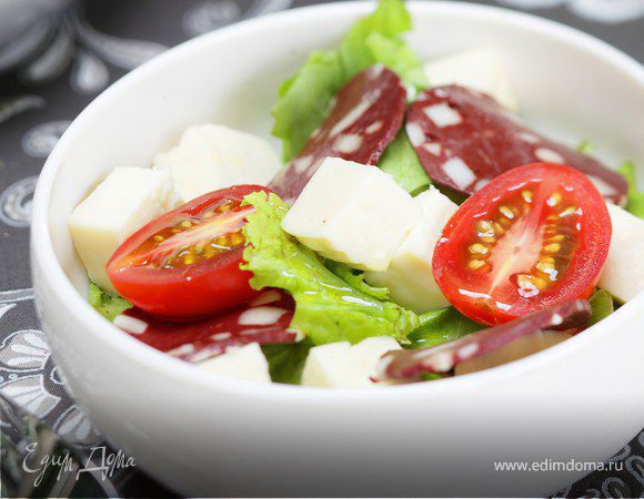 Салат с адыгейским сыром и помидорами - рецепт с фото пошагово