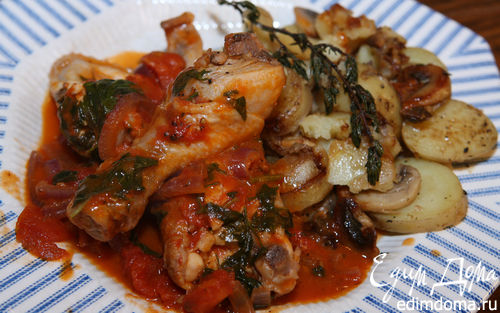 Рецепт Курица в томатном соусе с грибами и картошкой