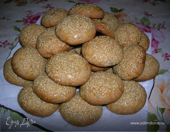 Ореховое печенье с кунжутной посыпкой