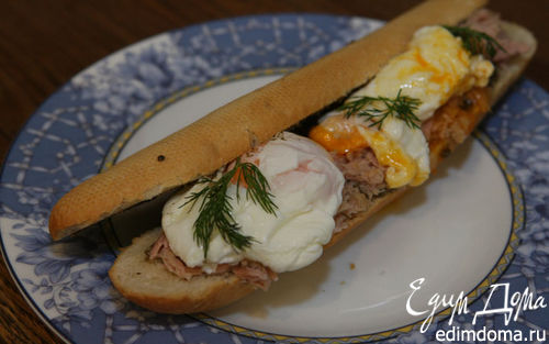 Рецепт Бутерброд с яйцом, тунцом и тапенадом