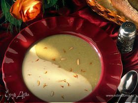 Суп-крем из спаржи с кедровыми орехами и шафраном