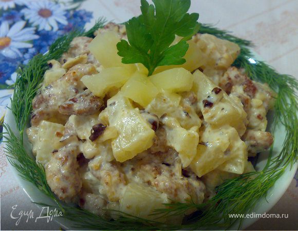 Салат с курицей ананасами грецкими орехами и сыром рецепт фото пошагово и видео