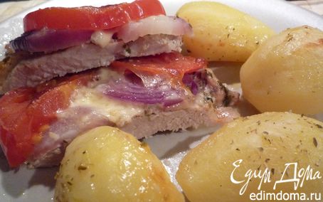 Рецепт Свинина, запеченая с помидорами и моцареллой