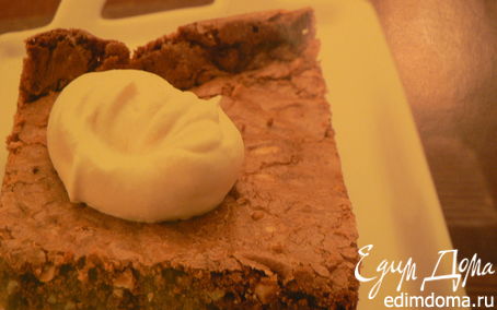 Рецепт Шоколадно-ореховое пирожное со сливками