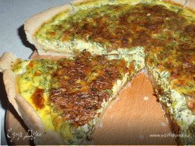 Открытый пирог с сыром и зеленью