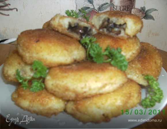 Картофельные пирожки с грибами и сыром (Надя)