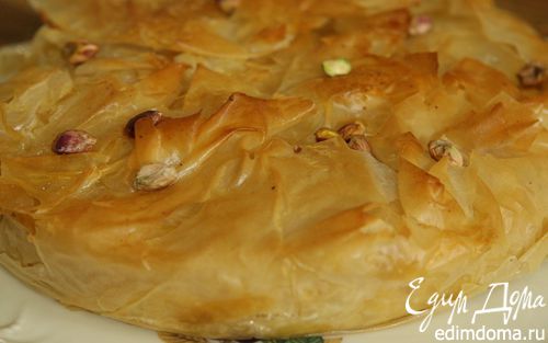 Рецепт Пирог из фило с творогом, изюмом и орехами