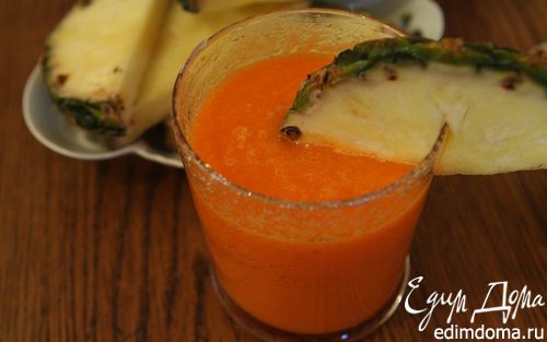 Рецепт Витаминный сок из моркови и ананаса
