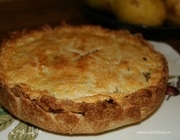 Пирог с яблоками, маком и грецкими орехами