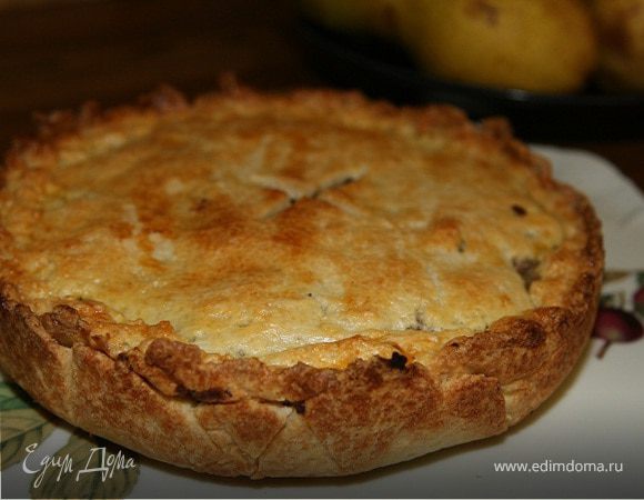 Пирог с яблоками, маком и грецкими орехами