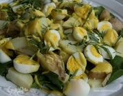 Салат из молодого картофеля с перепелиными яйцами