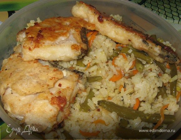 Жареная морская рыба с рисом и овощами, пошаговый рецепт на ккал, фото, ингредиенты - Yulek