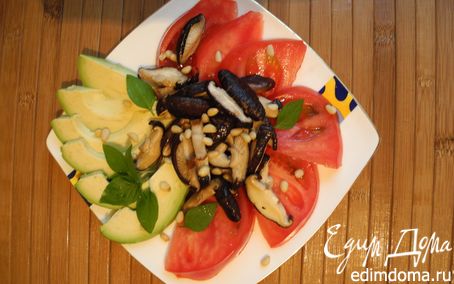 Рецепт Теплый салат с шиитаке и авокадо