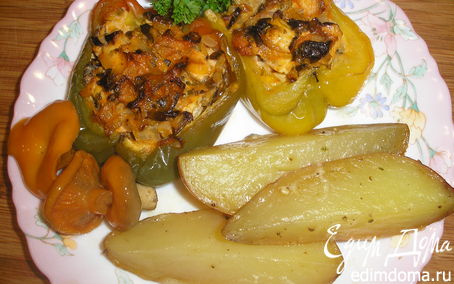 Рецепт Куриная грудка с опятами, запеченная в перцах, с картофелем
