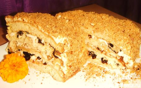 Рецепт Медовый торт с орехами и черносливом