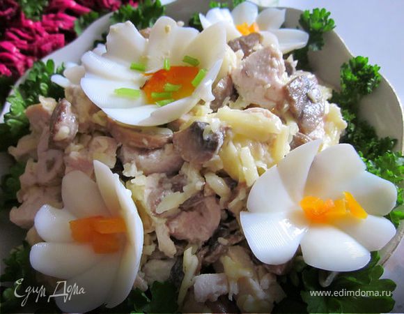 простенький салат: грибы+курица+сыр