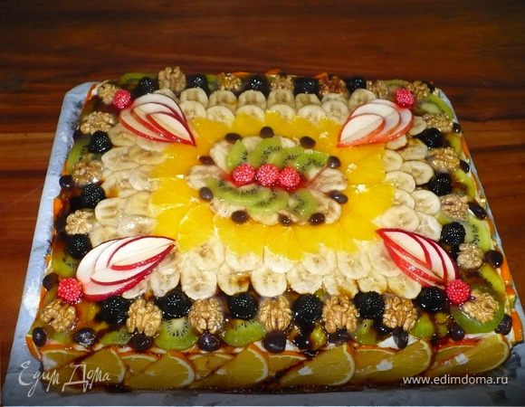 Желейный торт с фруктами и бисквитом