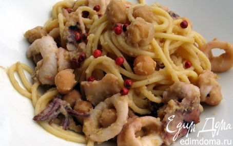 Рецепт Спагетти с кальмарами и нутом