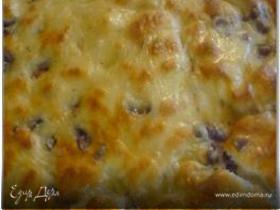 Пирог с сыром и грецкими орехами (+рецепт сырного соуса)