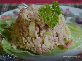 Салат из риса с креветками и сельдереем
