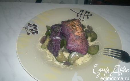 Рецепт Паста с фиолетовой рыбой, цукини и луком