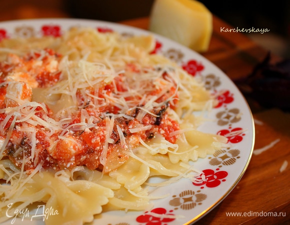 Спагетти с базиликом, томатами, чили и чесноком – кулинарный рецепт