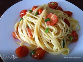 Спагетти с соусом из помидоров