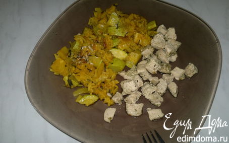 Рецепт Рис с куркумой, паприкой и овощами и грудка индейки с хмели-сунели