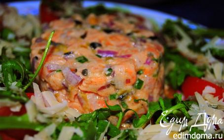 Рецепт Тартар из лосося c салатом "Рукола-помидоры"