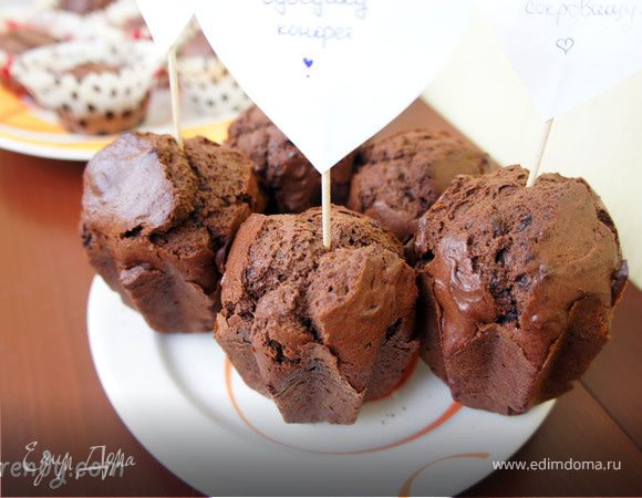 Шоколадные маффины с чили и мороженым — Рецепты Кулинарной студии Clever