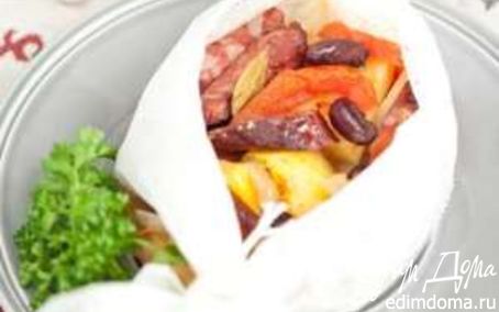 Рецепт Жаркое с колбасками и овощами в лодочке SAGA