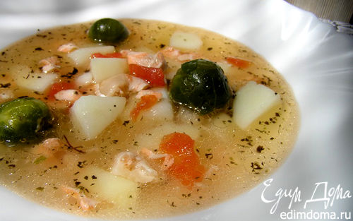 Рецепт Суп с лососем, брюссельской капустой и помидором