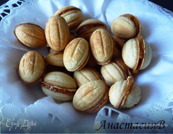 Орешки со сгущенкой: классический рецепт приготовления