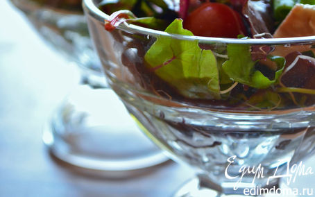 Рецепт Летний зеленый салат с томатами и моцареллой
